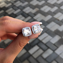 Load image into Gallery viewer, Crystal Earrings