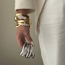 Load image into Gallery viewer, Snake Curve Wide Cuff Bangle