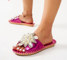 Load image into Gallery viewer, Crystal Flower Slippers