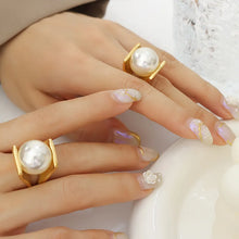 Load image into Gallery viewer, Pearl Point Y-Shaped Ring