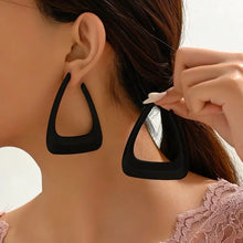 Load image into Gallery viewer, Boutique Earrings