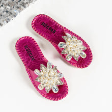 Load image into Gallery viewer, Crystal Flower Slippers