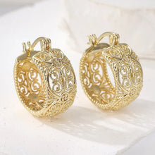 Load image into Gallery viewer, Gold Vintage Earrings