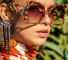 Load image into Gallery viewer, Big Frame Vintage Glasses