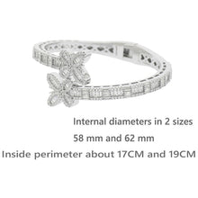 Load image into Gallery viewer, Iced Out Bling Opened Butterfly Charm Bracelet