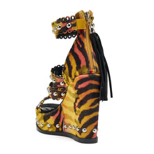 Load image into Gallery viewer, Rivet Pop Wedge Sandals