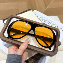 Load image into Gallery viewer, Retro Runway Aviator Sunglasses