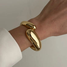 Load image into Gallery viewer, Snake Curve Wide Cuff Bangle