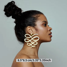 Load image into Gallery viewer, Infinite Squiggle Drop Earrings