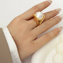 Load image into Gallery viewer, Pearl Point Y-Shaped Ring
