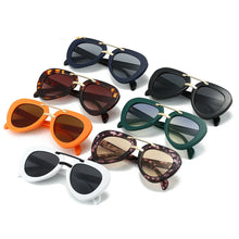 Load image into Gallery viewer, Retro Black Pilot Sunglasses