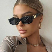 Load image into Gallery viewer, Retro Noir Rectangle Sunglasses