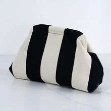 Load image into Gallery viewer, Croc Woven Handbag